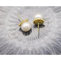 VR Pearl Studs